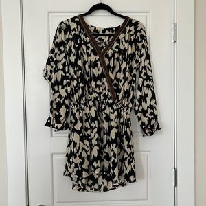 Dress- short, black/white print with detail